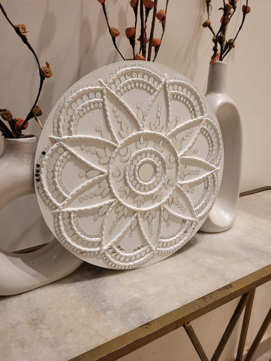 Lippan Art – White Lotus Star