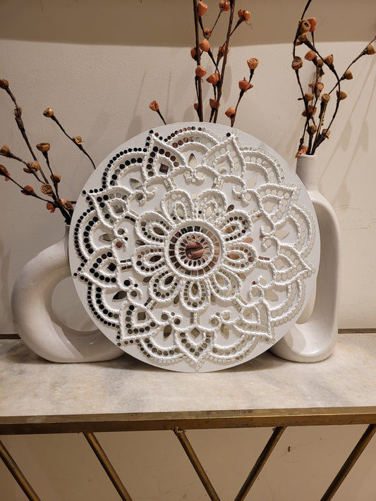 Lippan Art – Whispering Bloom