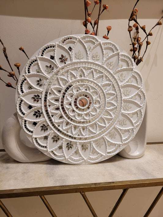 Lippan Art – Divine Lotus Wheel