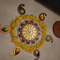 Rangoli Lippan Art – 14-Inch Circle with 6-Inch Tea Light Holder