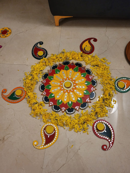 Rangoli Lippan Art – 14-Inch Circle with 6-Inch Tea Light Holder