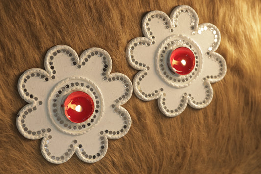 Flower-Shaped Tea Light Holder – 1 Pair (White) with Candle