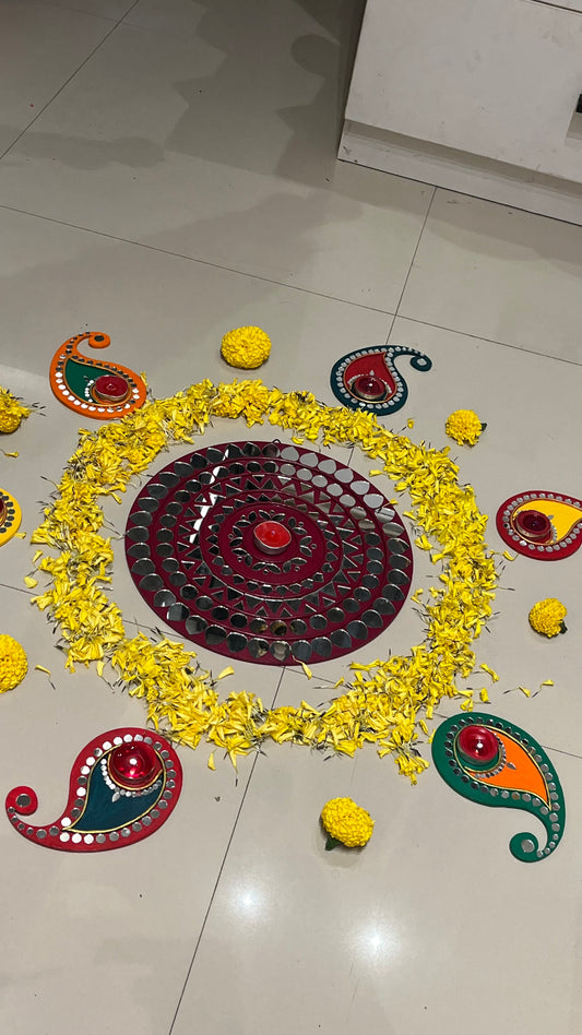 Lippan 1-Minute Rangoli – 12-Inch Circle with 6-Inch Paisley Petals