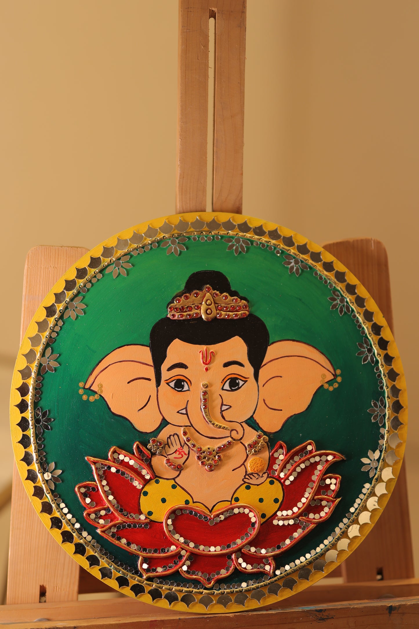 Lippan Art – 14-Inch Ganesha Handcrafted Wall Decor (Green)